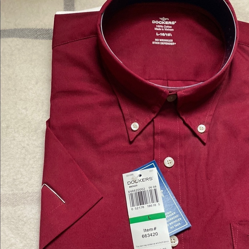 Dockers Burgandy Men's Short Sleeve Dress Shirt Size Large - Picture 2 of 8
